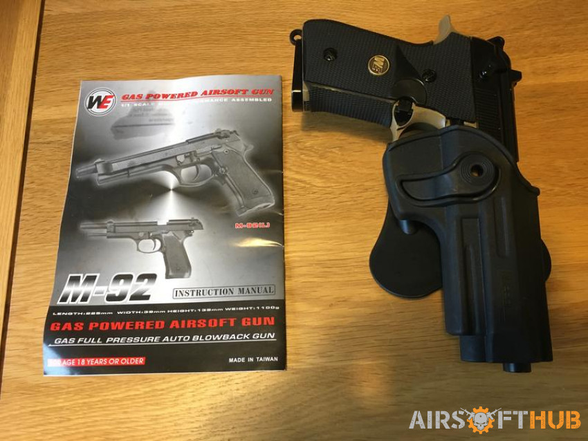 WE M9 GBB & holster - Used airsoft equipment