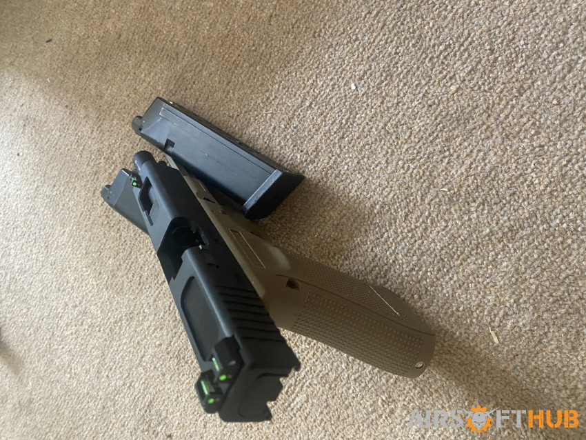 WE Glock 18 - Used airsoft equipment