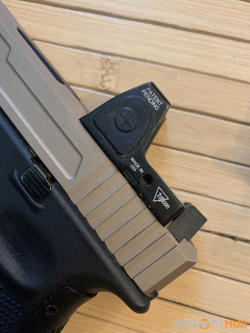 WE Glock 17 - Used airsoft equipment