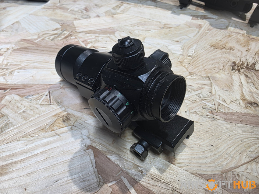 Pinty Green/Red Dot Sight - Used airsoft equipment