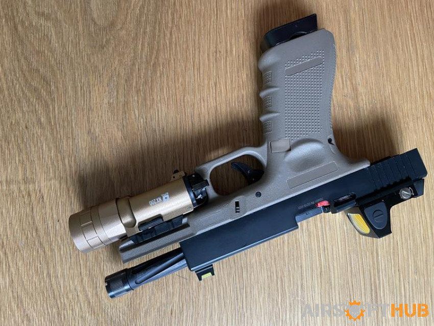 2 glock pistol bundle - Used airsoft equipment