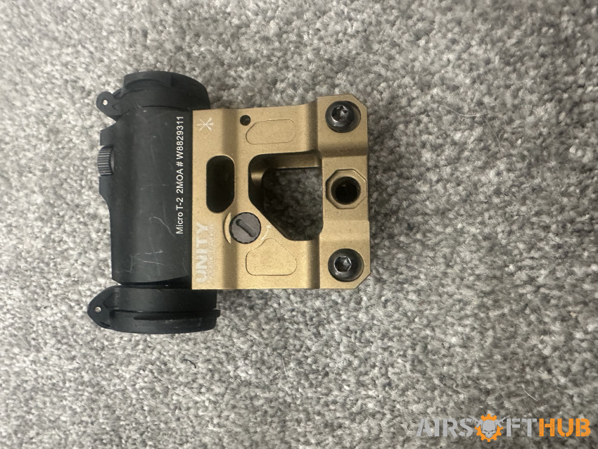 Aimpoint and unity riser - Used airsoft equipment