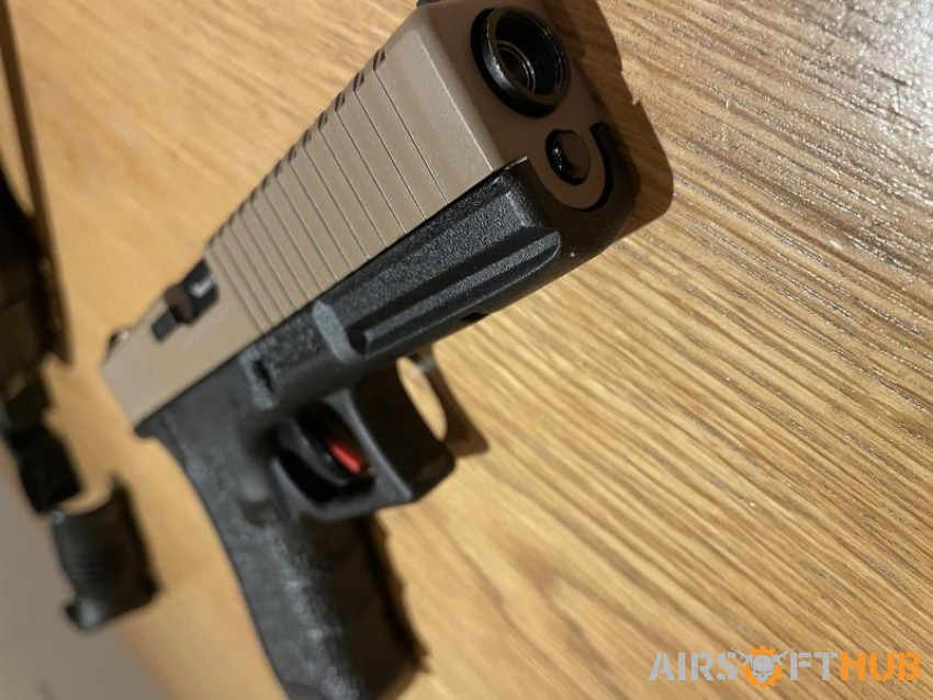 Glock 18 plus spares bundle - Used airsoft equipment