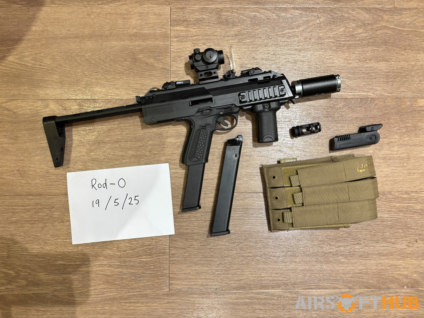AAP-01 in AP7 SMG body kit - Used airsoft equipment