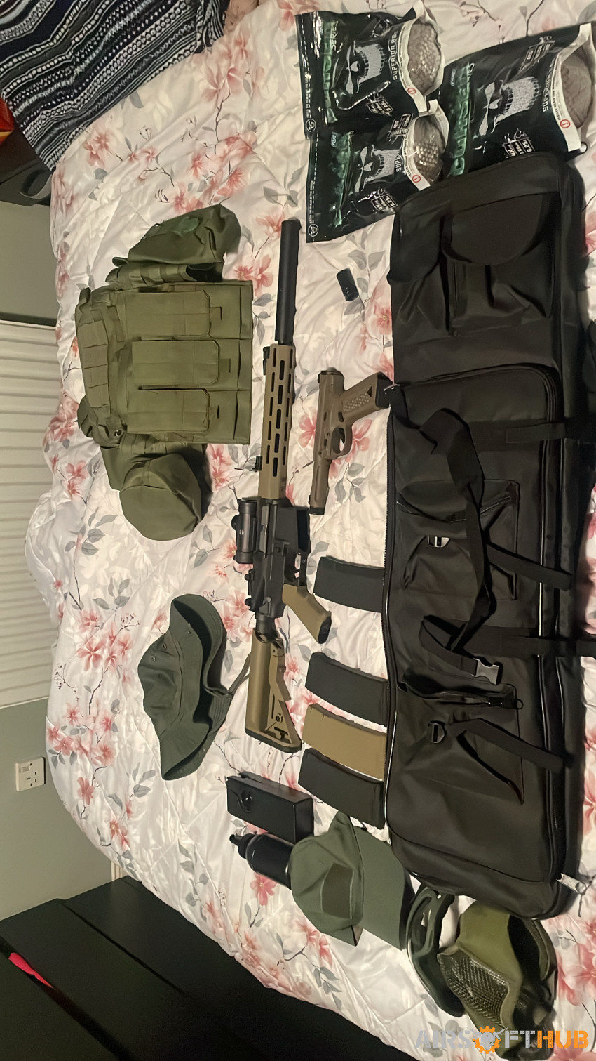 Huge airsoft bundle brand new - Used airsoft equipment