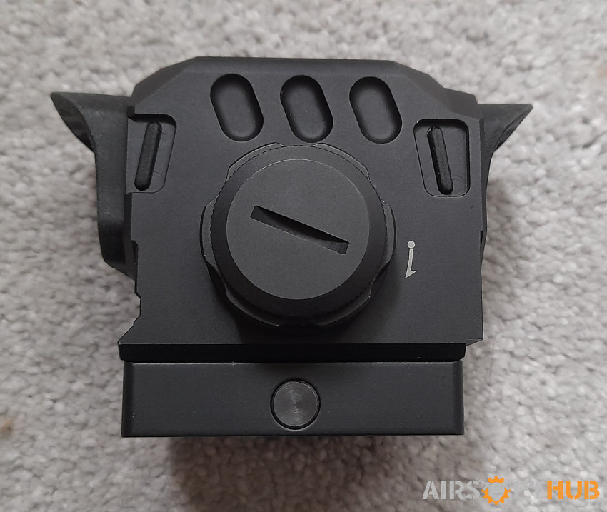 TACTICAL RED DOT SIGHT - Used airsoft equipment