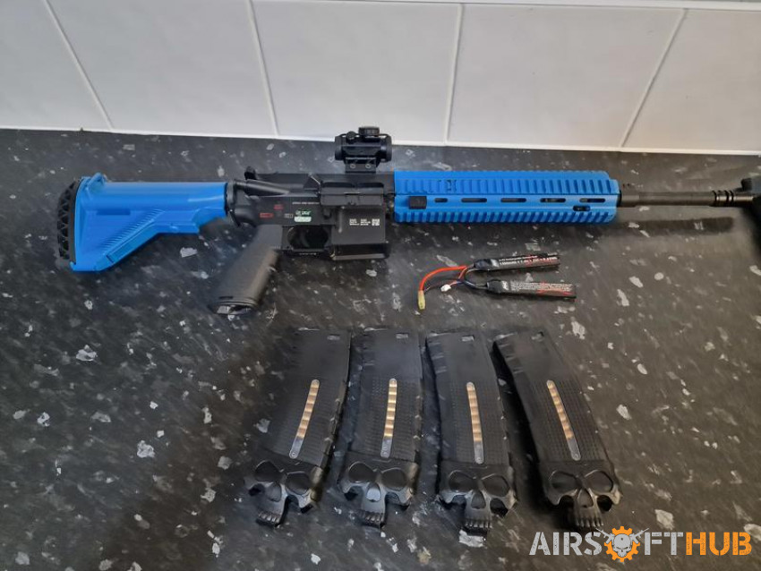 Aeg two tone electric riffle - Used airsoft equipment