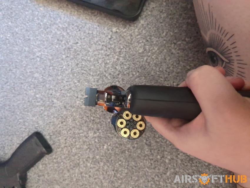 Revolver - Used airsoft equipment
