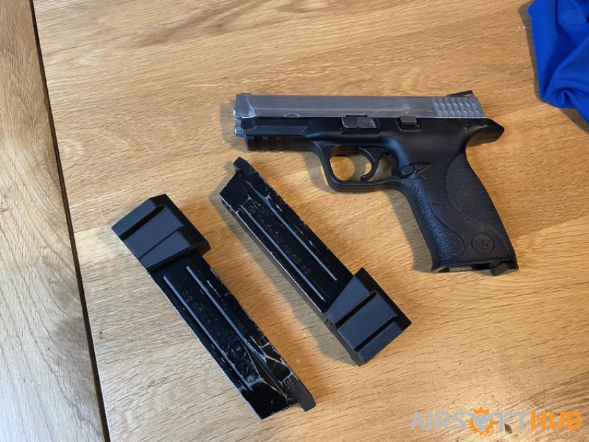 WE M&P with two mags - Used airsoft equipment