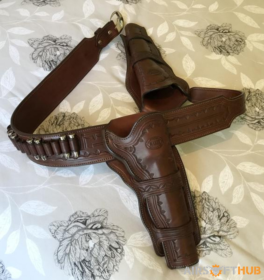 Leather holsters and belt - Used airsoft equipment