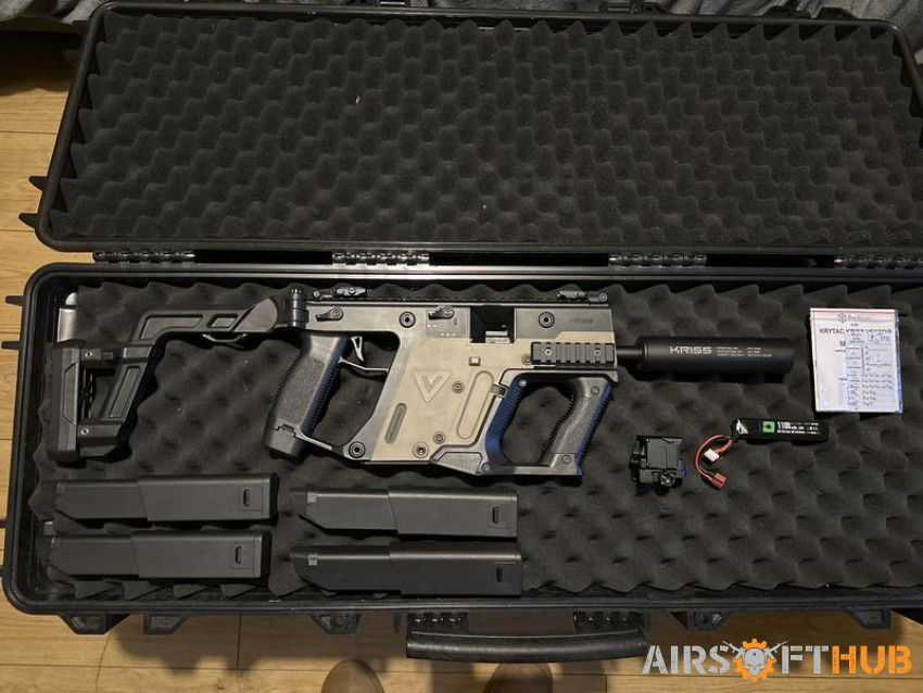Krytac Vector, 4 Mags & more! - Used airsoft equipment