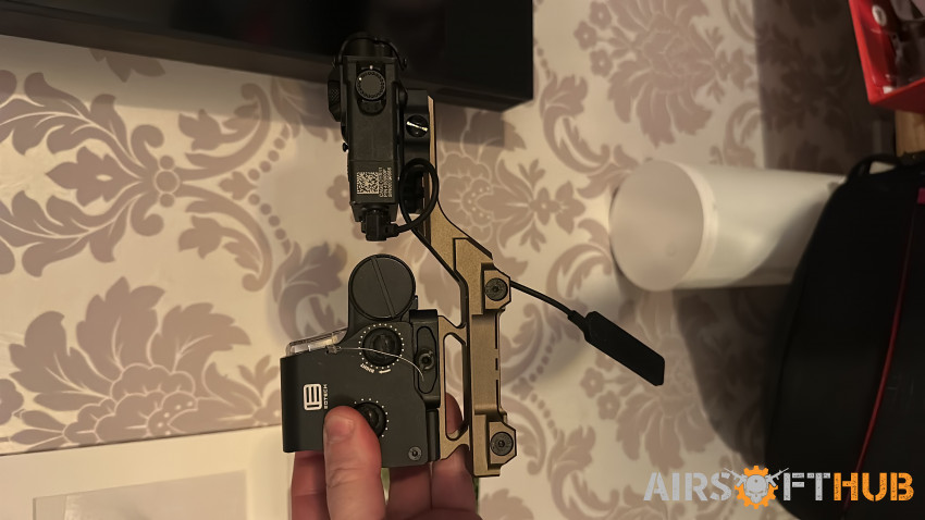 Eotech exp3 and a peq box - Used airsoft equipment