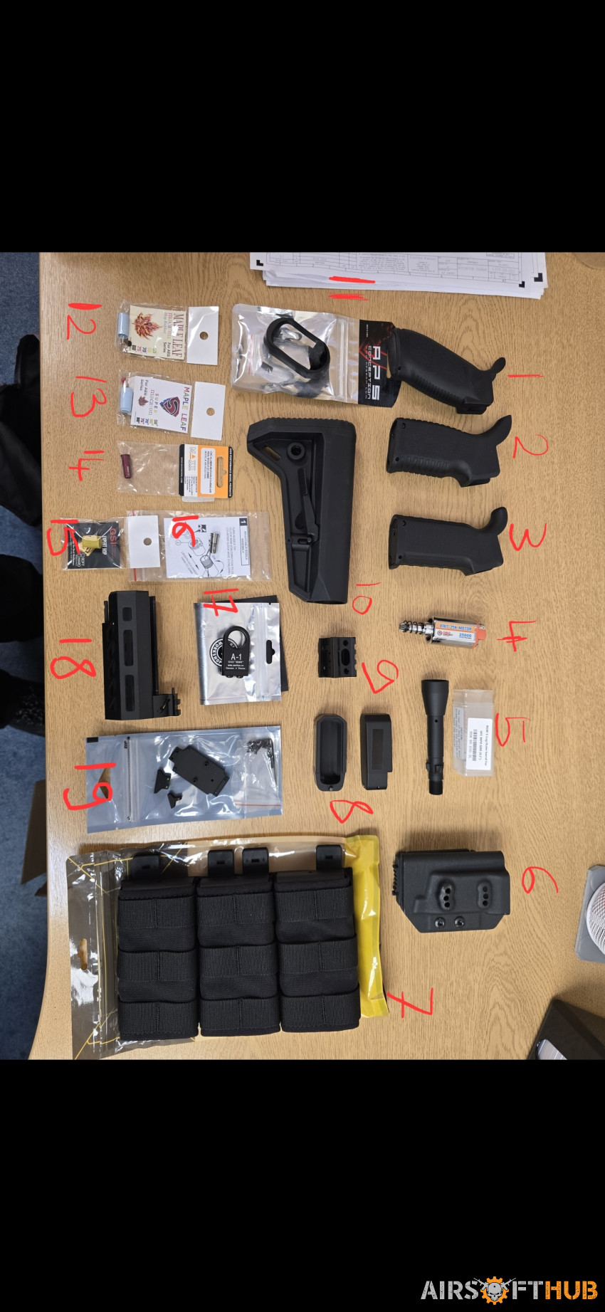 Assortment of parts and gear - Used airsoft equipment