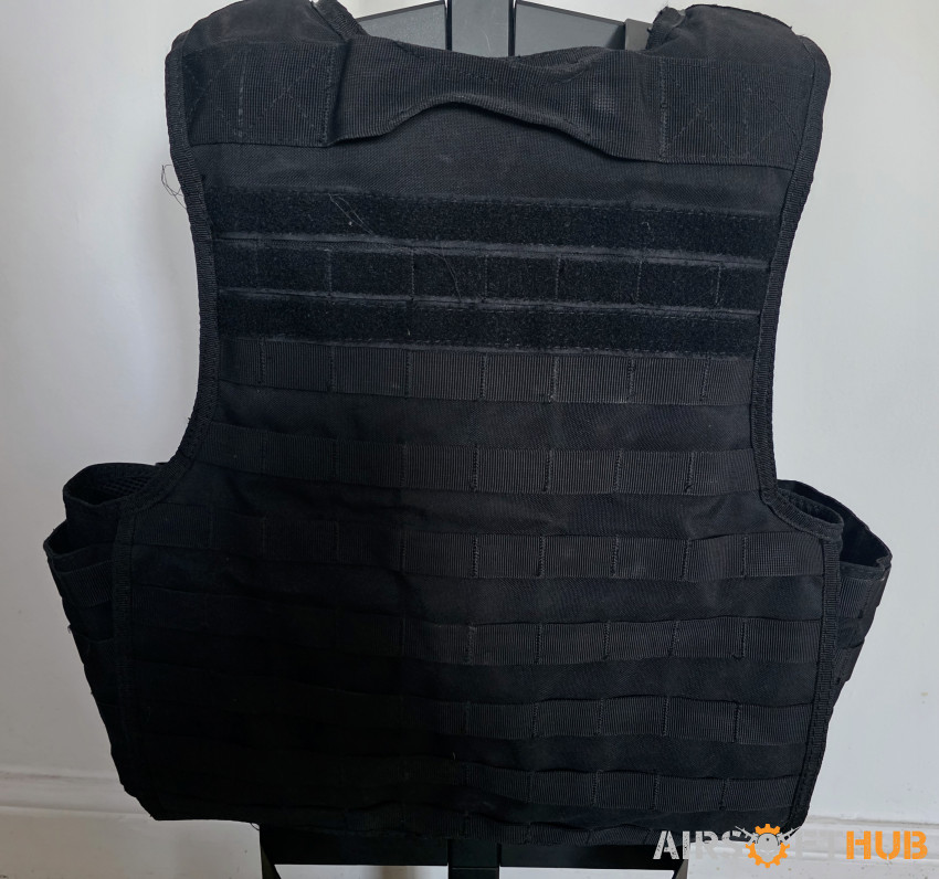 Unbranded Plate Carrier w/Pouc - Used airsoft equipment