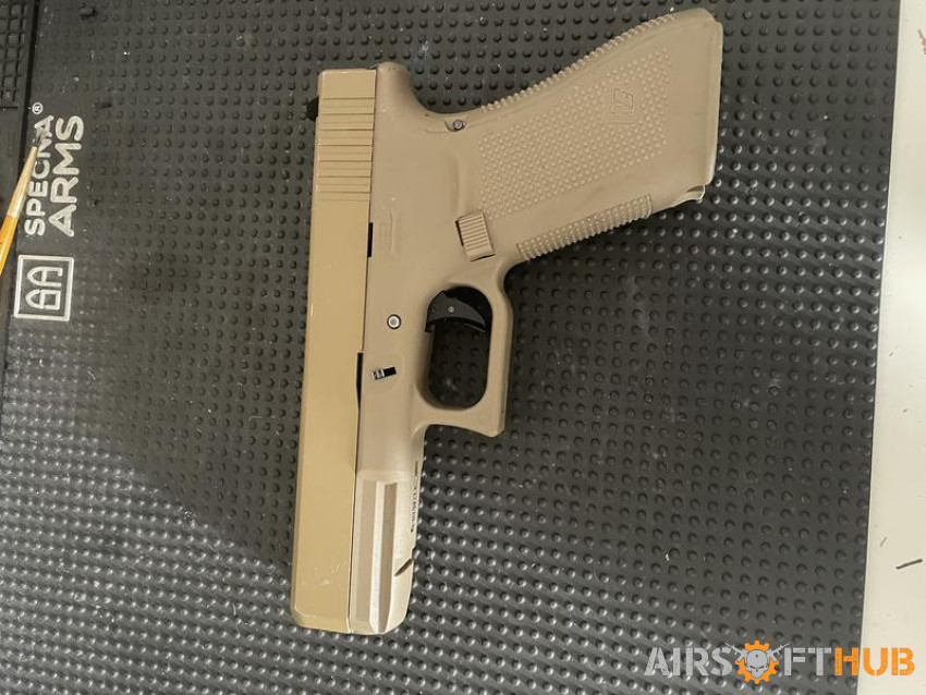 We g17 gen 5 tan - Used airsoft equipment