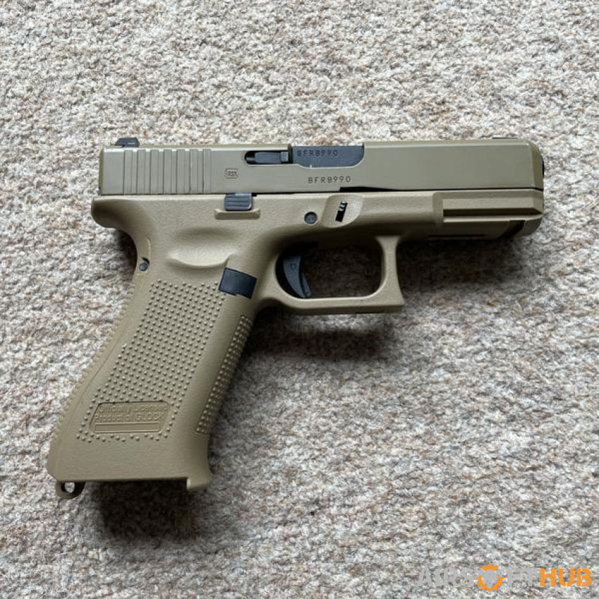 Umarex Glock 19x with holster - Used airsoft equipment