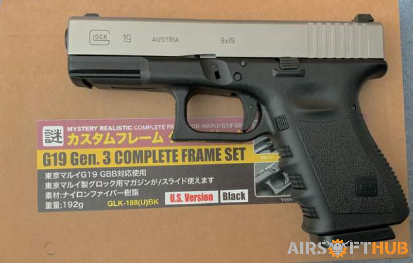 Stainless Steel Glock 19 - Used airsoft equipment