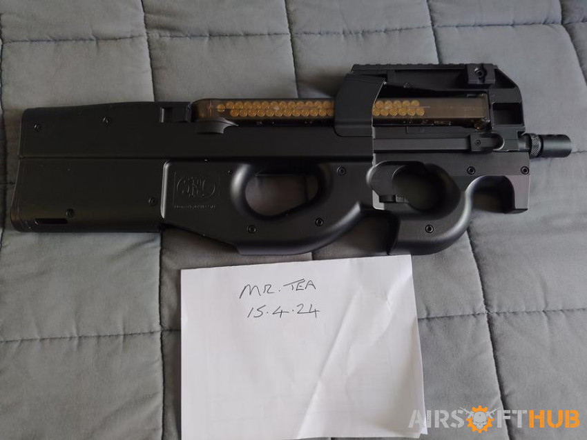 Cybergun P90 - Used airsoft equipment