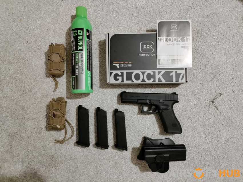 Umarex Glock 17 Black Bundle - Used airsoft equipment