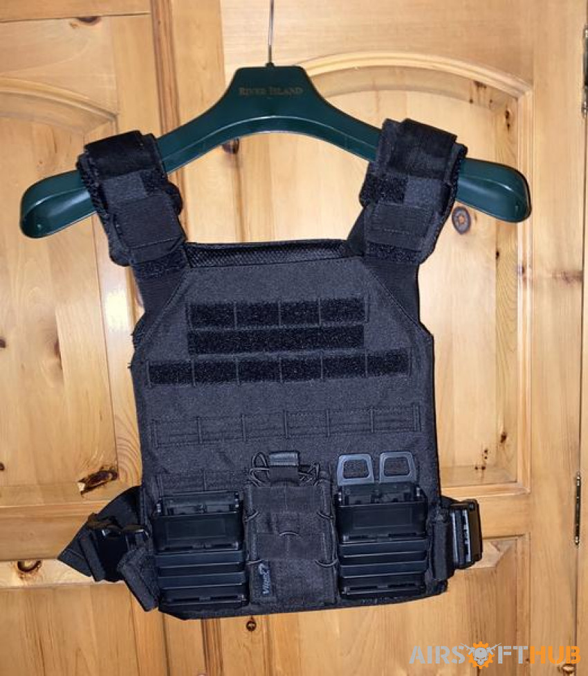 Viper plate carrier+M4 Pouches - Used airsoft equipment