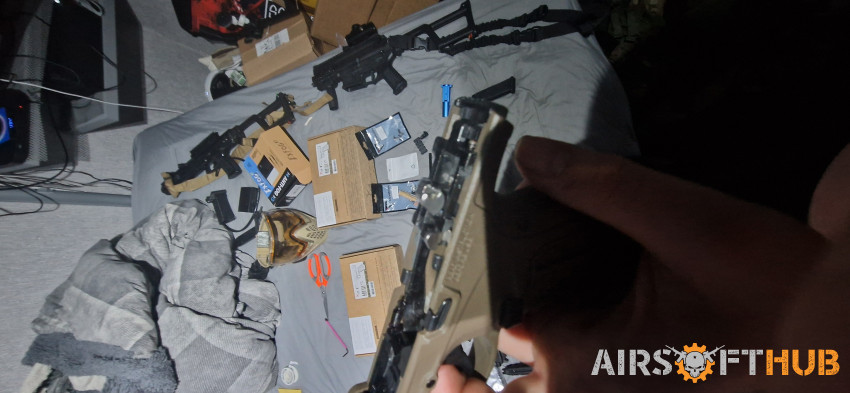 Tan aap01 with spares - Used airsoft equipment