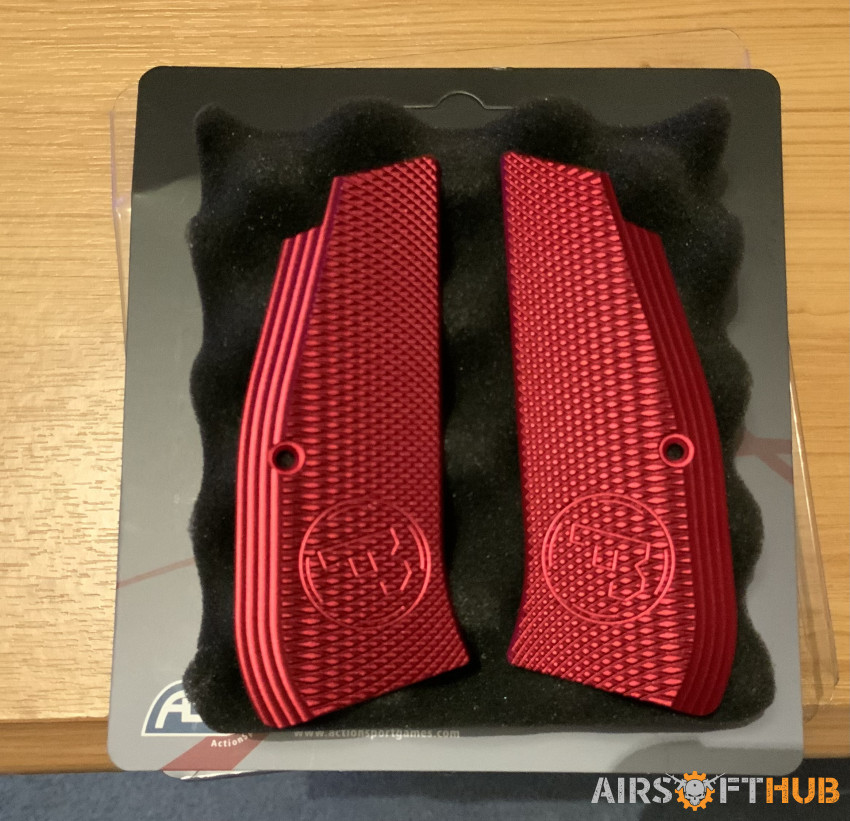 ASG Red Alloy Grips for CZ75 - Used airsoft equipment