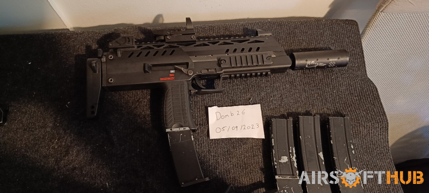 WE SMG 8 and accessories - Used airsoft equipment