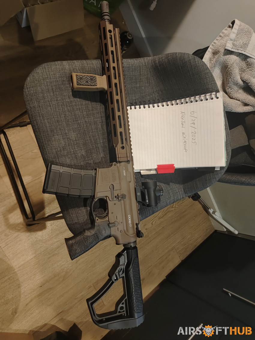 GHK Daniel defense ddm4 v7 tan - Used airsoft equipment