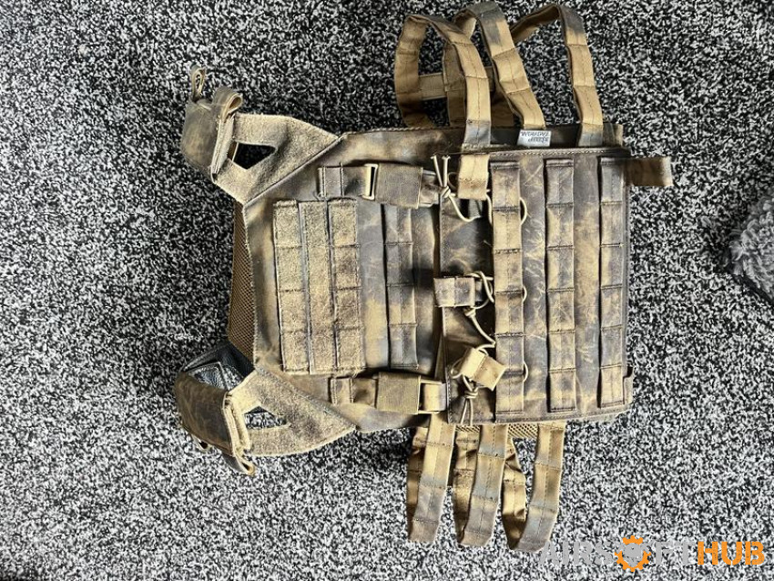 Plate carrier Combat vest - Used airsoft equipment