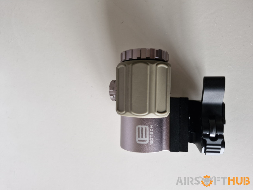 3x flip zoom. - Used airsoft equipment