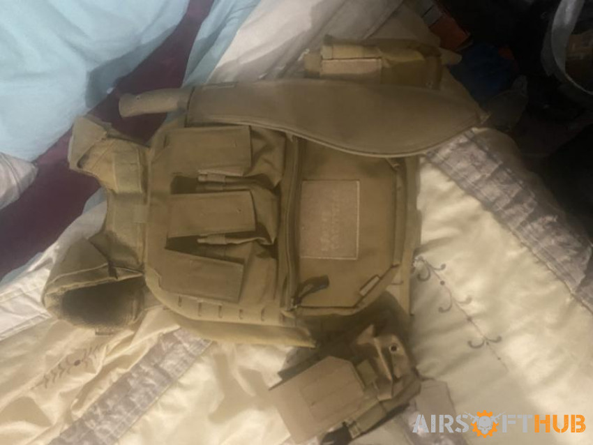 Tan plate carrier - Used airsoft equipment