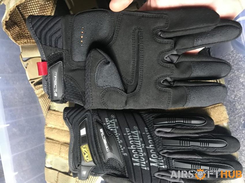 Airsoft gloves - Used airsoft equipment