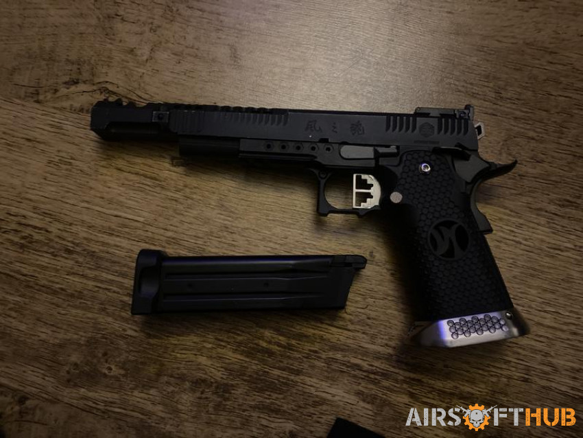 Custom competition pistol AW - Used airsoft equipment