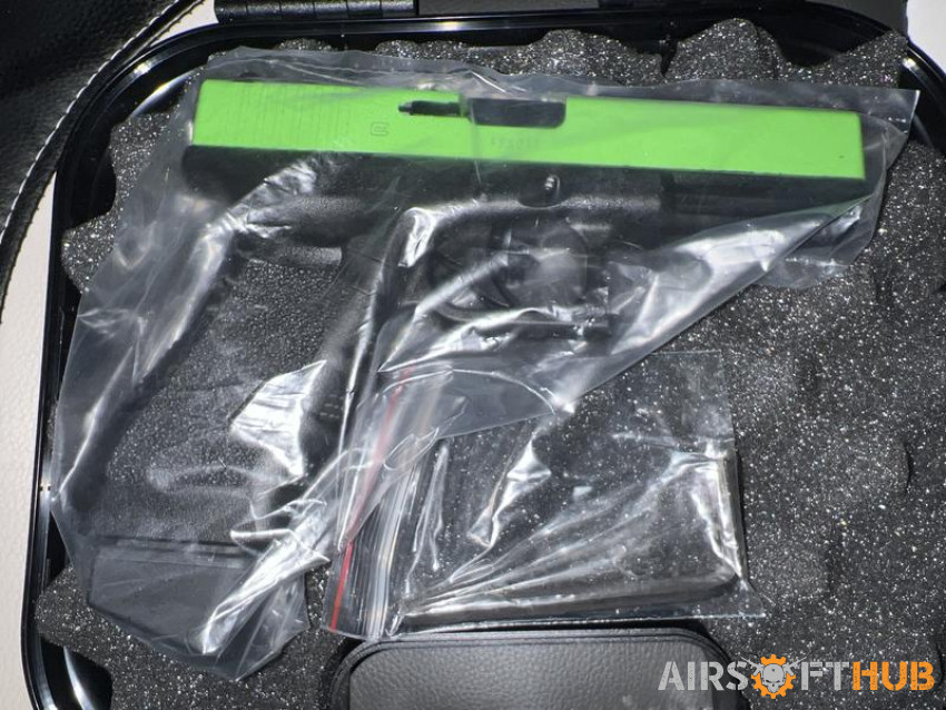 Glock 17 3rd gen co2 blowback - Used airsoft equipment