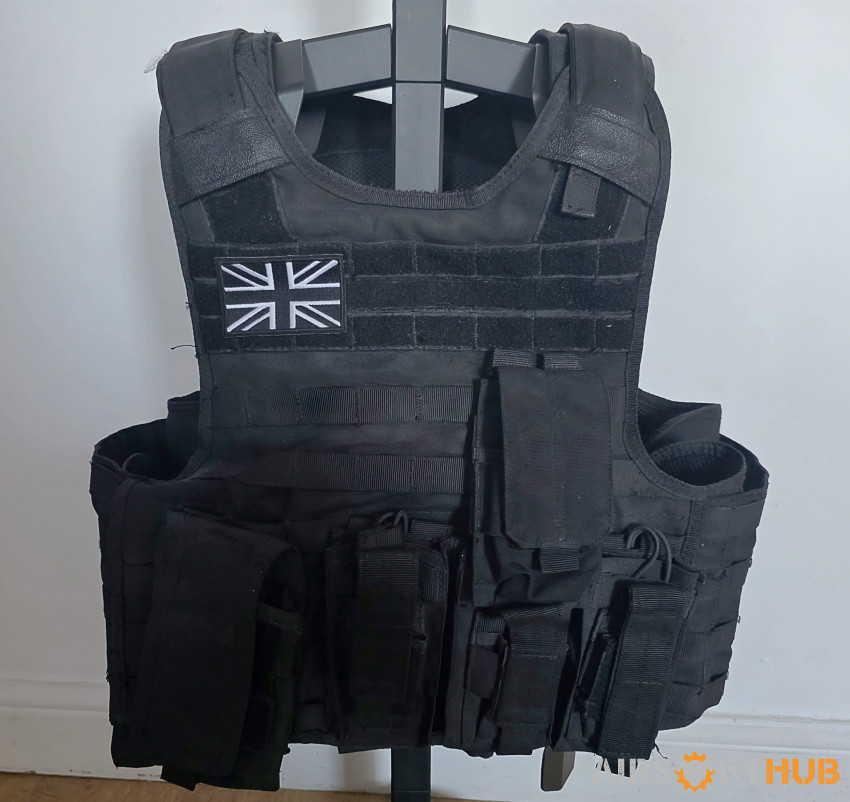 Unbranded Plate Carrier w/Pouc - Used airsoft equipment