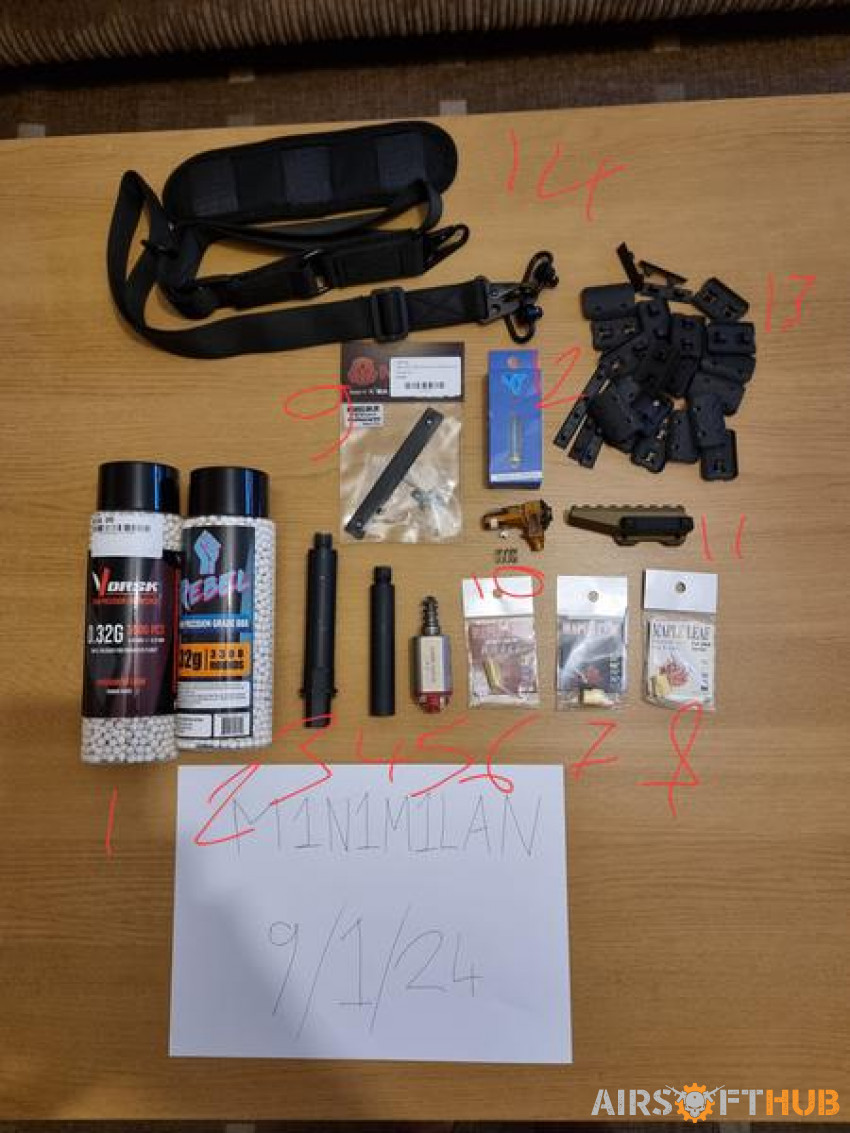 Assortment of parts/accessorie - Used airsoft equipment