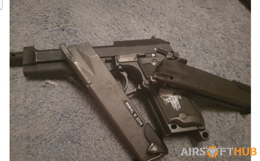 M9 pistol with 2 mags - Used airsoft equipment