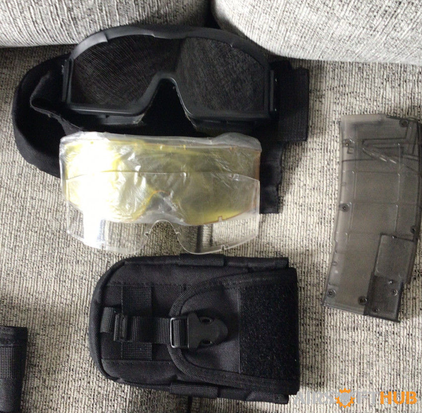 Airsoft paintball kit - Used airsoft equipment