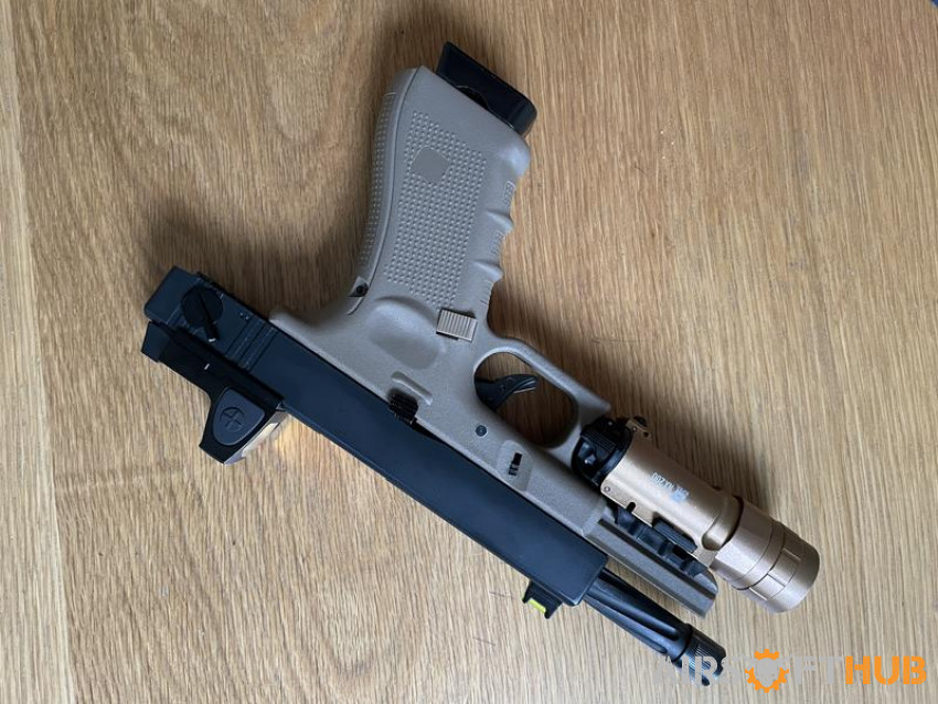 2 glock pistol bundle - Used airsoft equipment