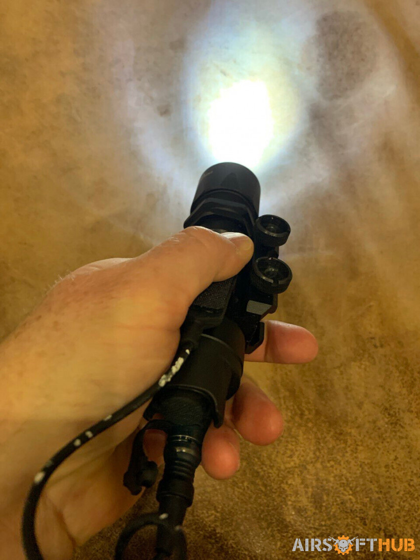 SUREFIRE Pressure Torch Grip - Used airsoft equipment