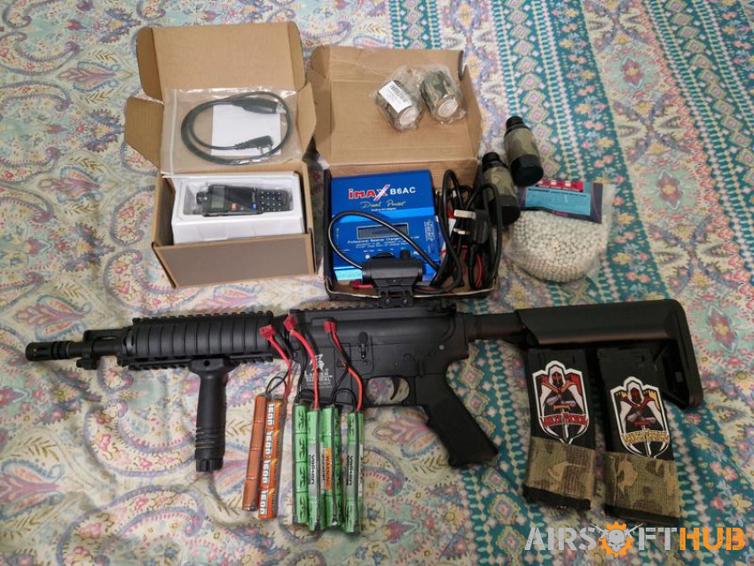 AIR SOFT GUN AND KIT - Used airsoft equipment