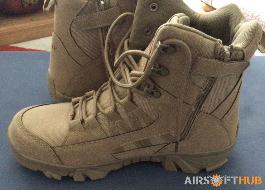 NEW Tan combat boots size 9 - Used airsoft equipment