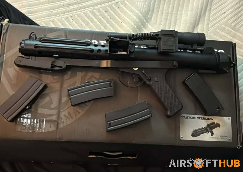 E-11 and 4 short 50rd mags - Used airsoft equipment