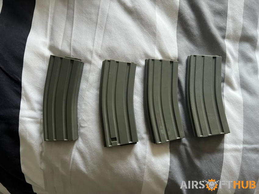 SA80 L85 mags and battery - Used airsoft equipment