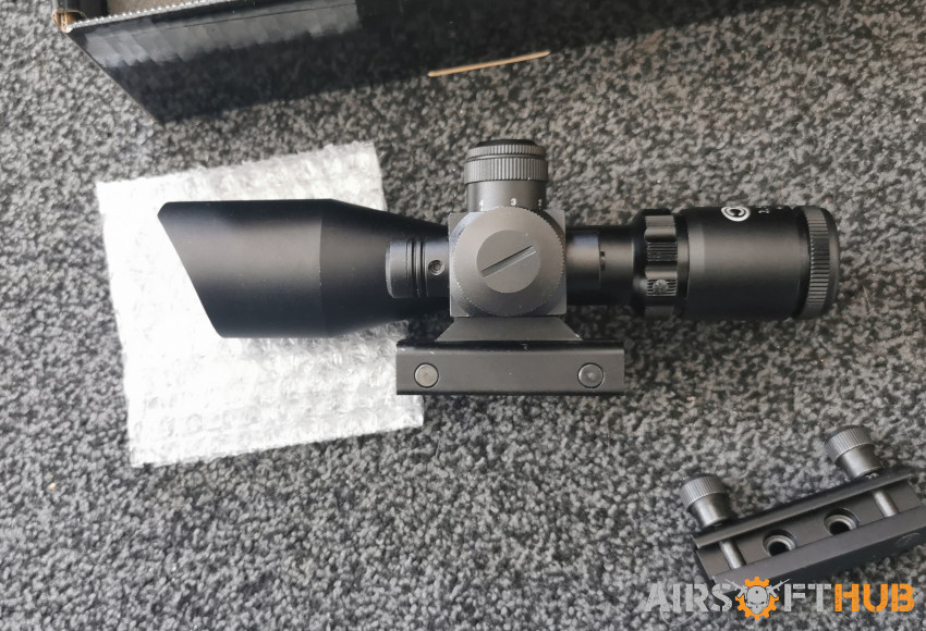 2.5-10x40 Scope with laser - Used airsoft equipment