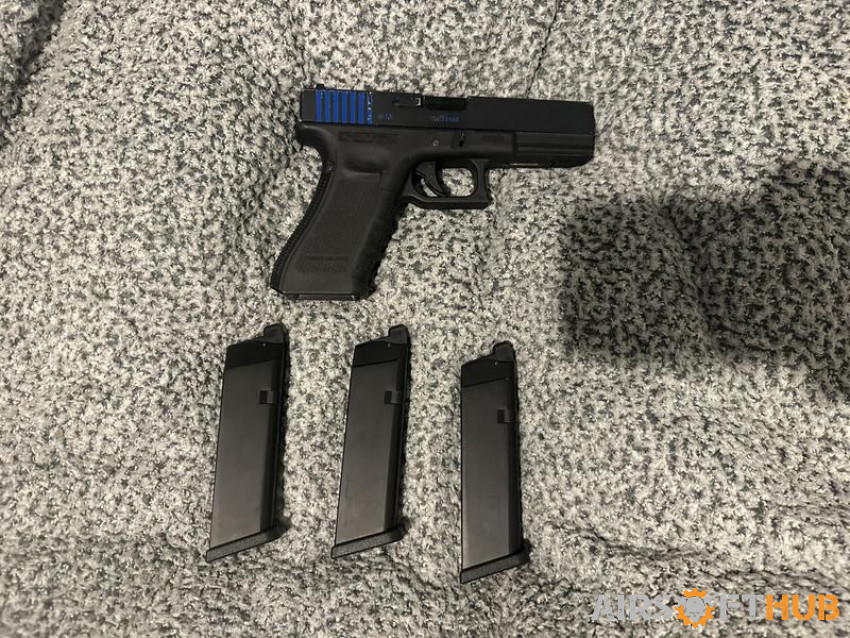 We g17 with 3 co2 mags - Used airsoft equipment
