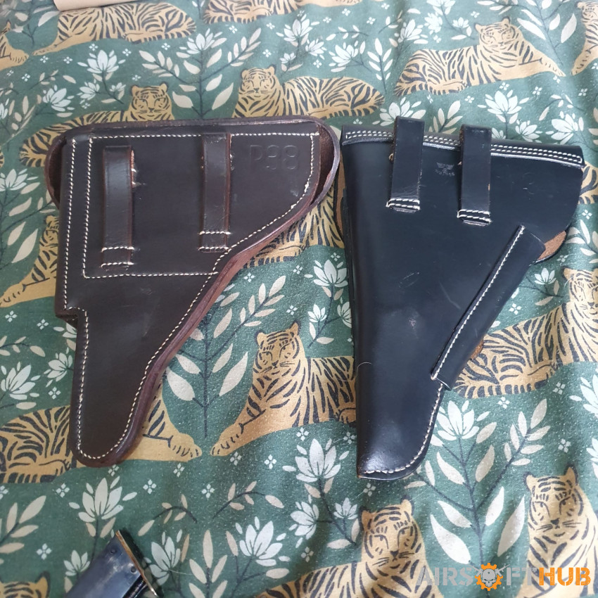 2x WW2 pistols with holsters - Used airsoft equipment