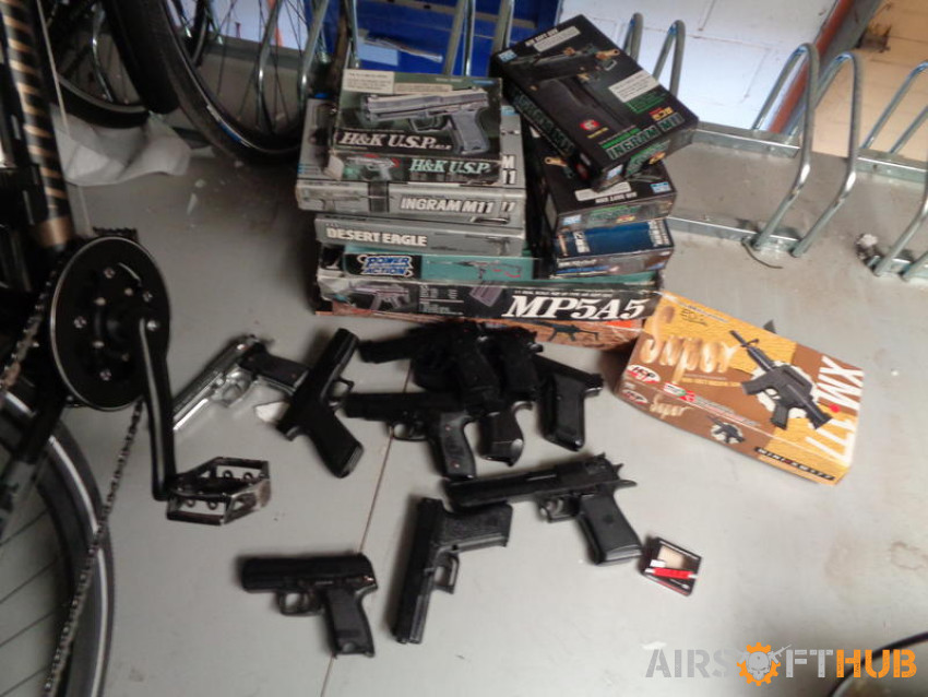 joblot of springers wall art - Used airsoft equipment