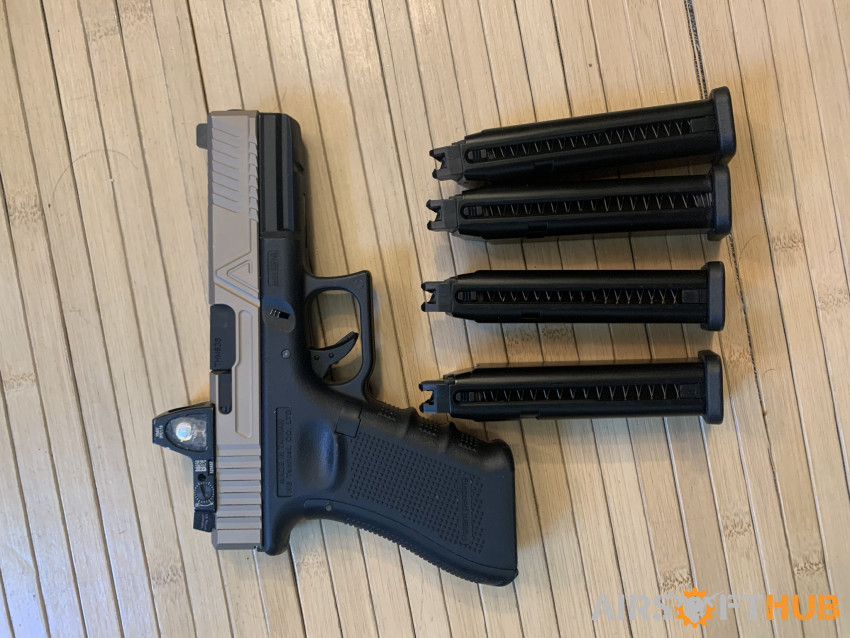 WE Glock 17 - Used airsoft equipment