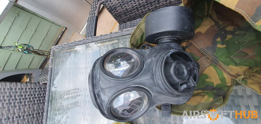 Genuine S10 Gas Mask with Case - Used airsoft equipment